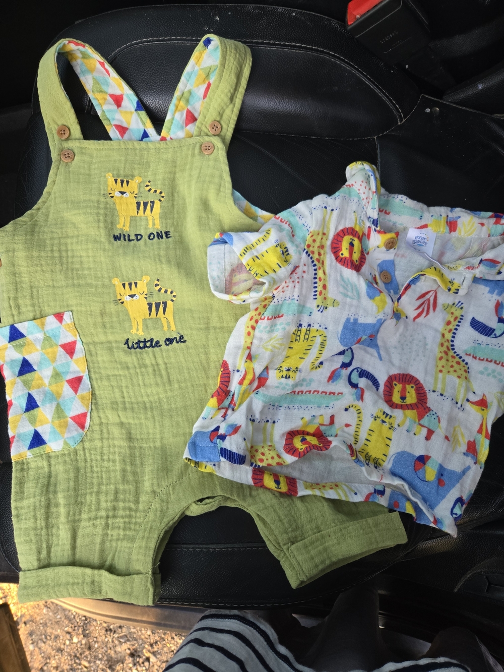 3/20💫Green 'Wild One' Tiger Overalls Set with Safari Print Shirt